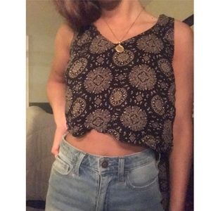 loose v-neck cropped sleeveless top, size medium